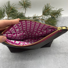 Load image into Gallery viewer, Ami - Leather wristlet
