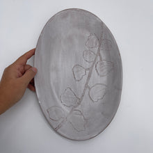 Load image into Gallery viewer, White Oval Platter with leaves engraved

