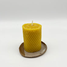 Load image into Gallery viewer, Sunbeam Candles - Honey comb
