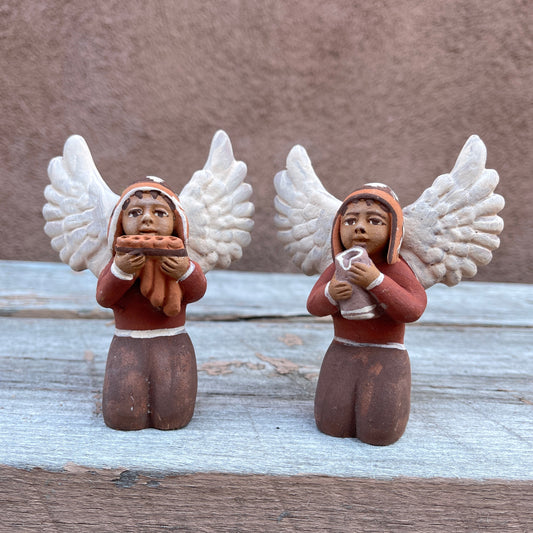 Angels playing instruments - Angelitos